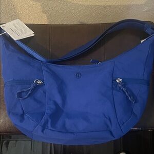 lululemon athletica Vibrant Blue  slouchy sling bag 6L